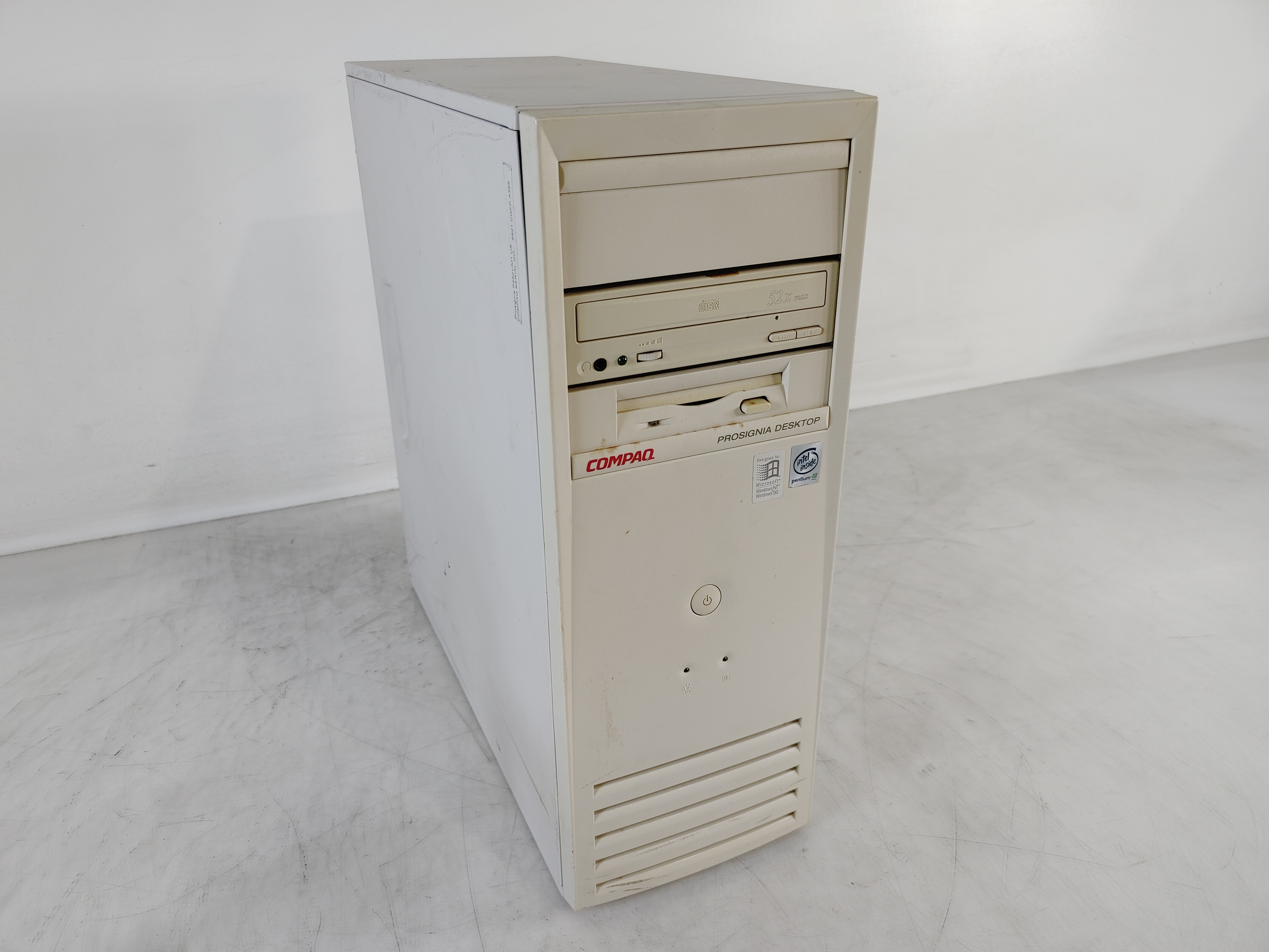 Vintage Compaq Deskpro EN Intel Pentium III 866 MHz 384 MB SDRAM
